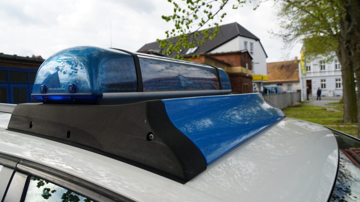 Fahranfänger prallt bei Spreetal gegen Baum – Beifahrer schwer verletzt