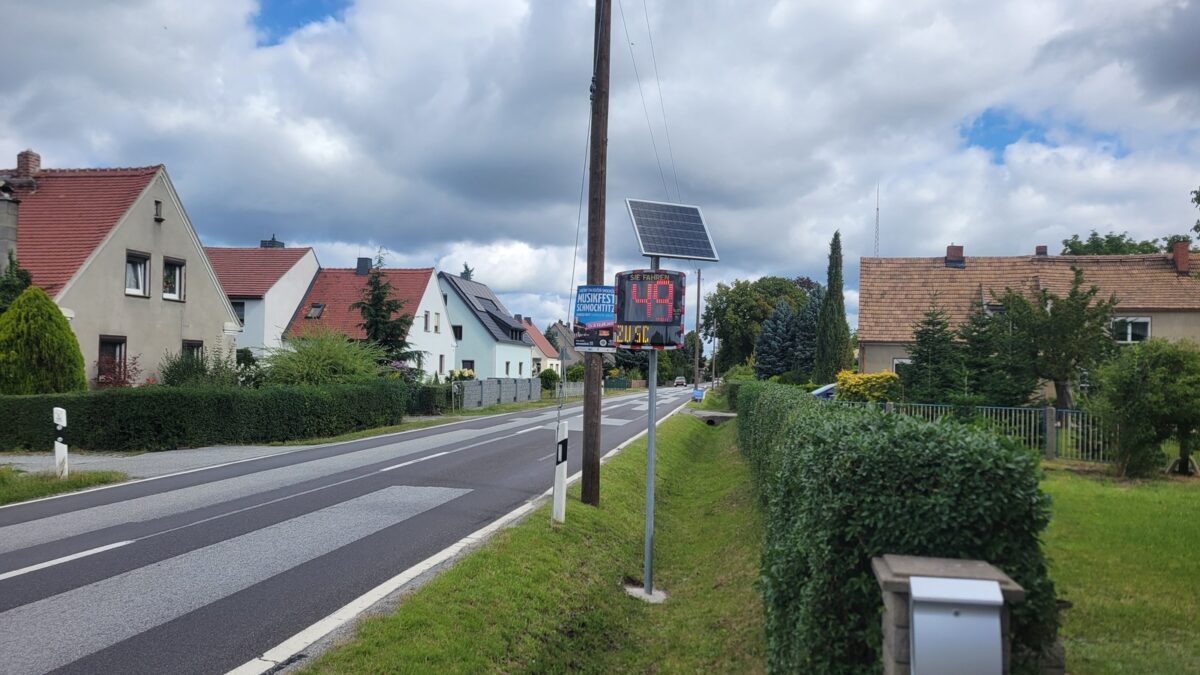 Messtafel in Pließkowitz soll Tempo 30 durchsetzen helfen
