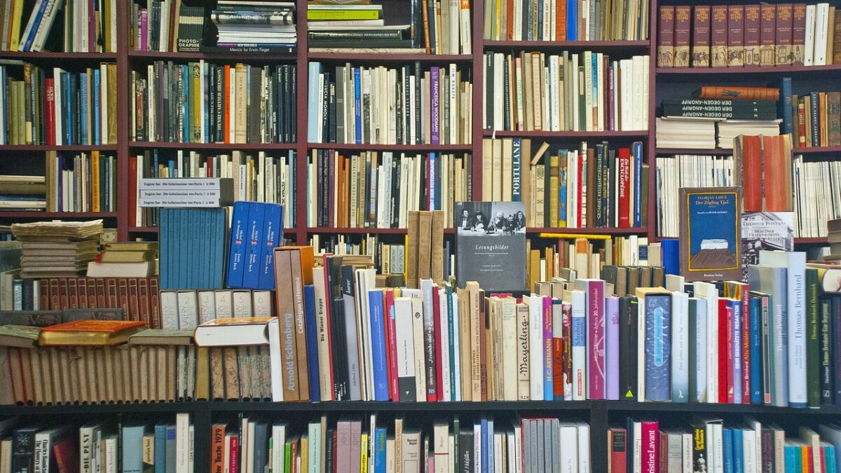 Falsche Buchhändler unterwegs: Polizei warnt vor Faksimiles