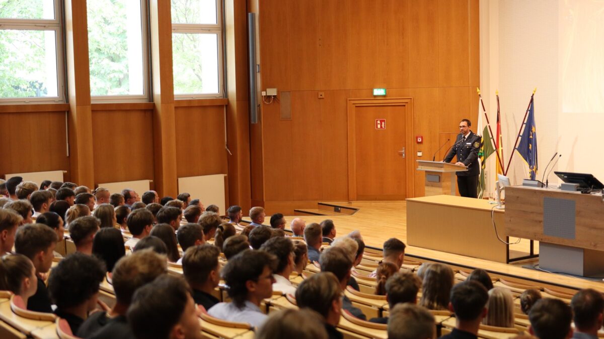 148 künftige Polizisten starten ihr Studium in Bautzen
