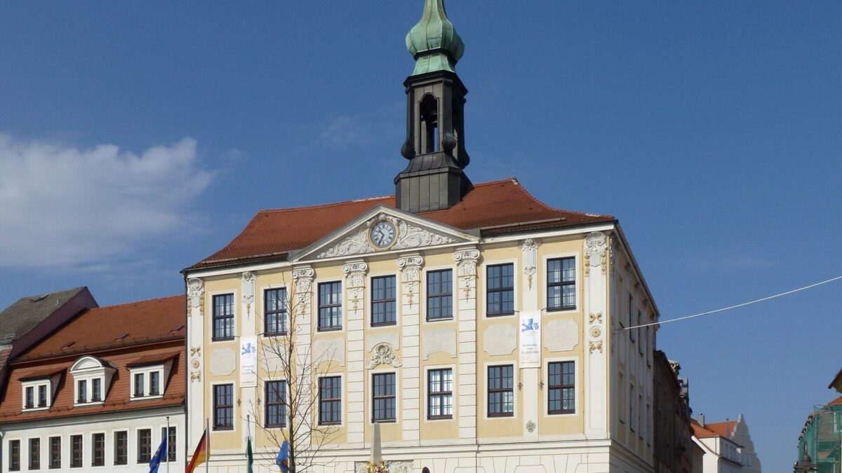 Brand in Radeberger Pflegeeinrichtung, vier Menschen evakuiert