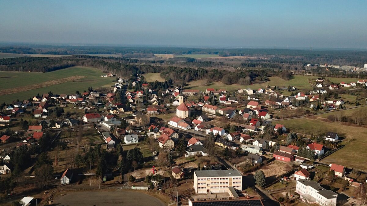 Frau stirbt bei Frontalzusammenstoß auf der S 95 bei Oßling