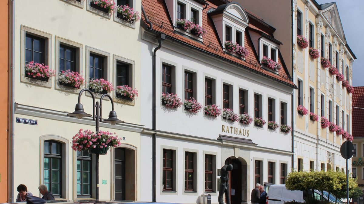 Radeberg schränkt Bürgerbüro und Ortsämter ein