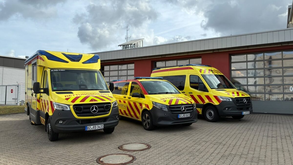 Landkreis Bautzen stellt sieben neue Rettungsfahrzeuge in Dienst