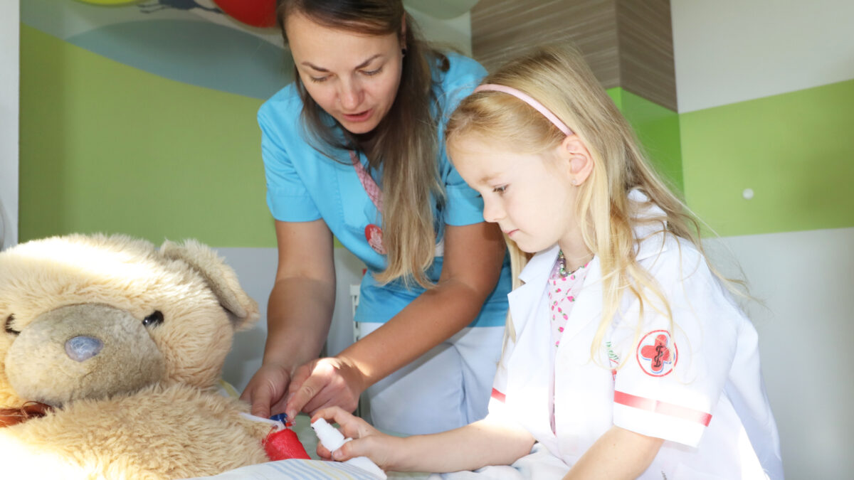 Zittauer Kinderklinik feiert 100 Jahre mit einer Teddyklinik